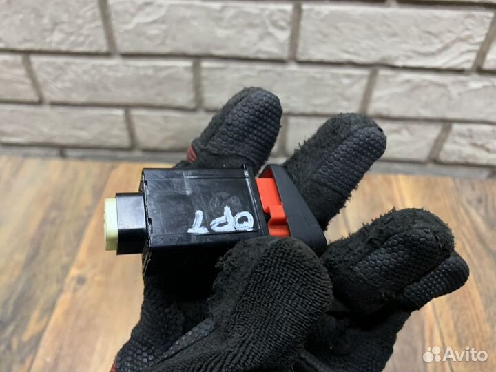 Kia Optima IV Кнопка аварийной сигнализации