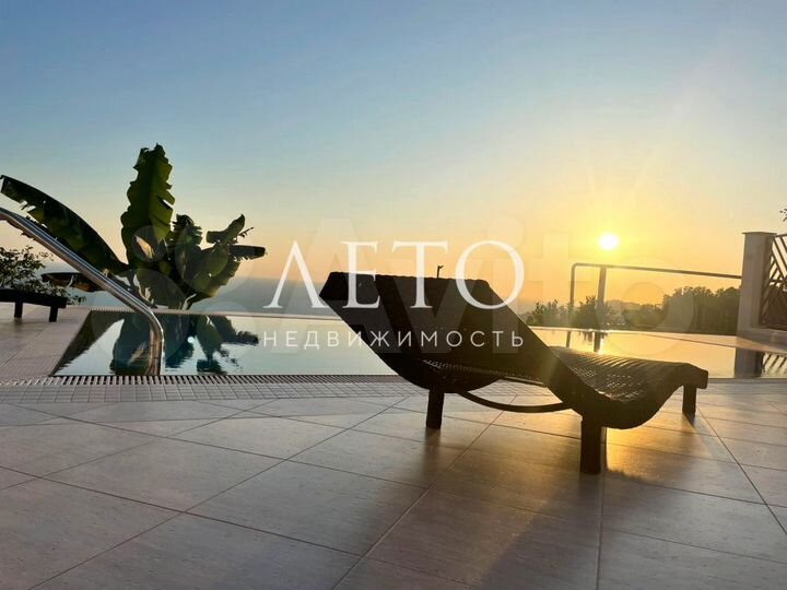 2-к. квартира, 70 м², 1/18 эт.