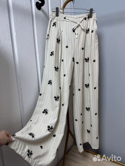 Костюм женский брючный Италия р, 48-50