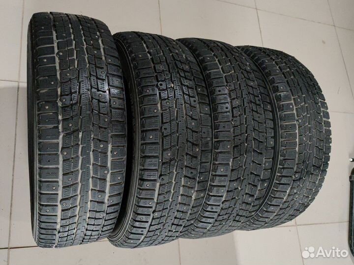 Dunlop SP Winter Ice 01 205/60 R16 92T