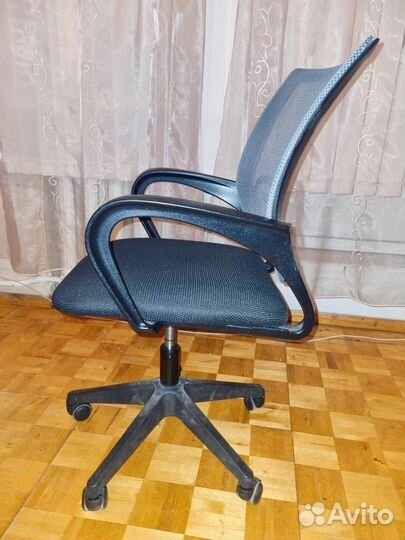 Компьютерное кресло