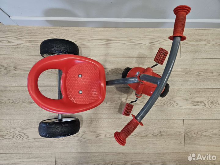 Трехколесный велосипед