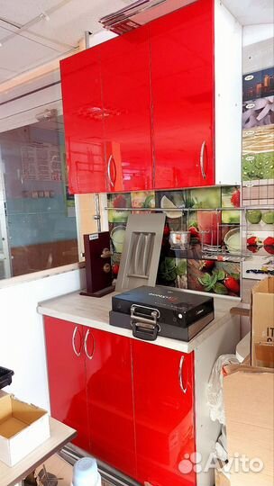 Кухня выставочный образец прямая