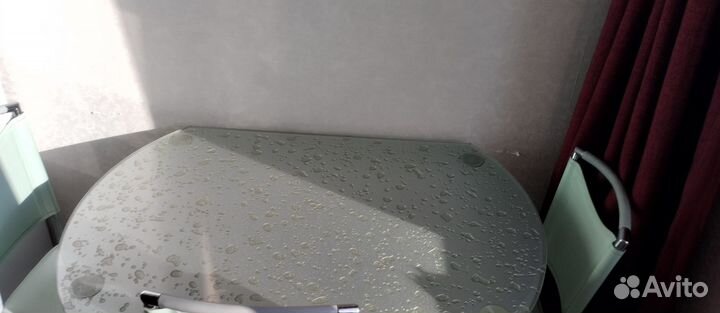 Кухонный стол и стулья