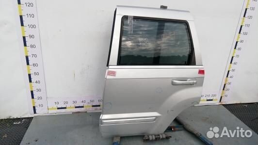 Дверь задняя левая jeep grand cherokee WK (93F01FG