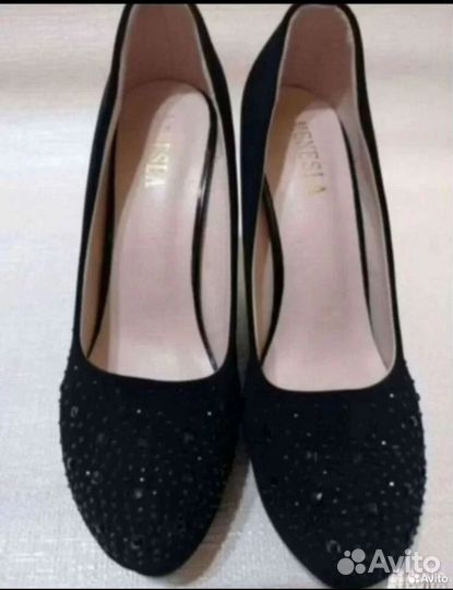 Новые Очень Красивые Туфли на Танкетке 39-40