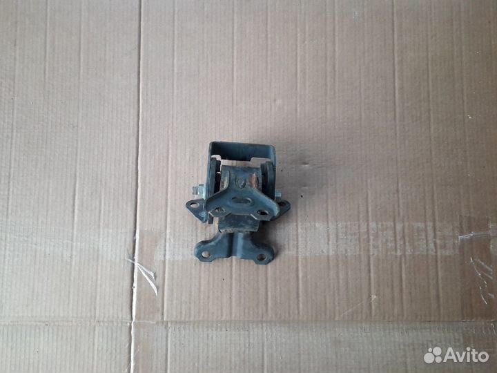 Опора двигателя левая Mitsubishi Lancer 10