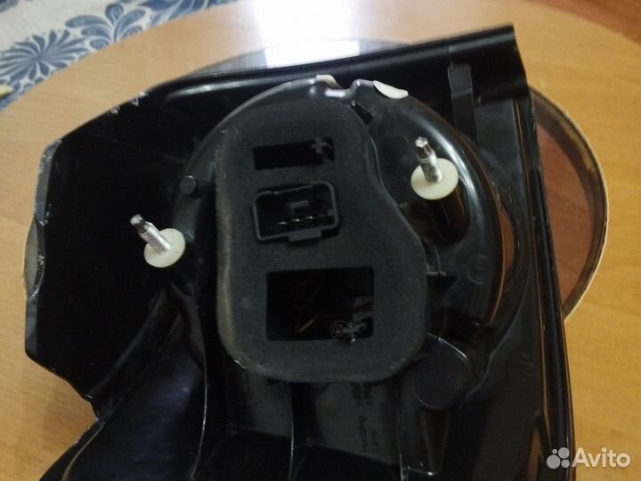 Задние правые фонари