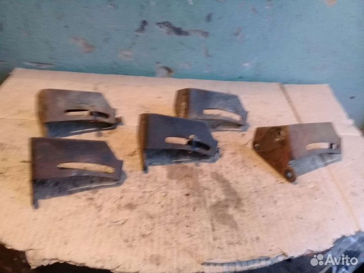 Кронштейн генератора верхний Ваз 2110