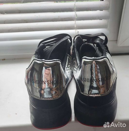 Кроссовки женские 38 р