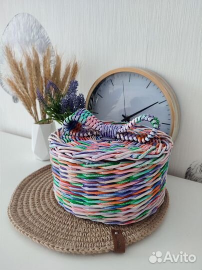 Шкатулка корзина из бумажной лозы