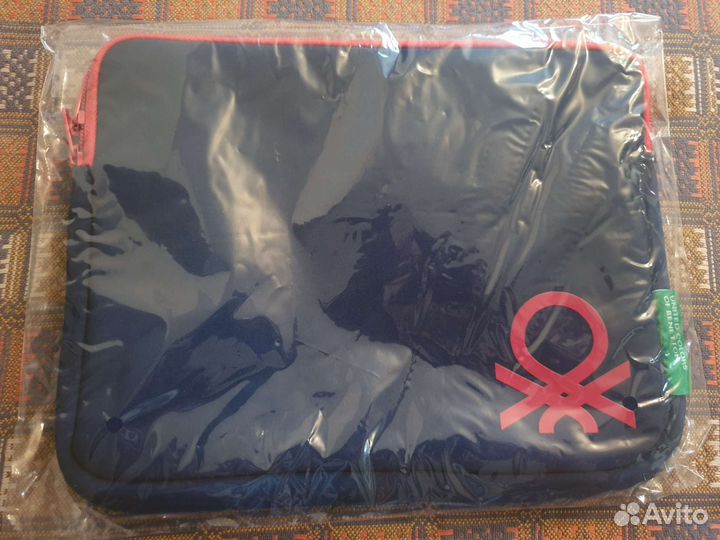 Универсальный чехол для планшета United Colors