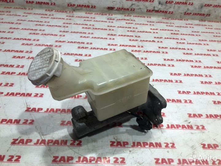 Главный тормозной цилиндр Mitsubishi Delica PD6W