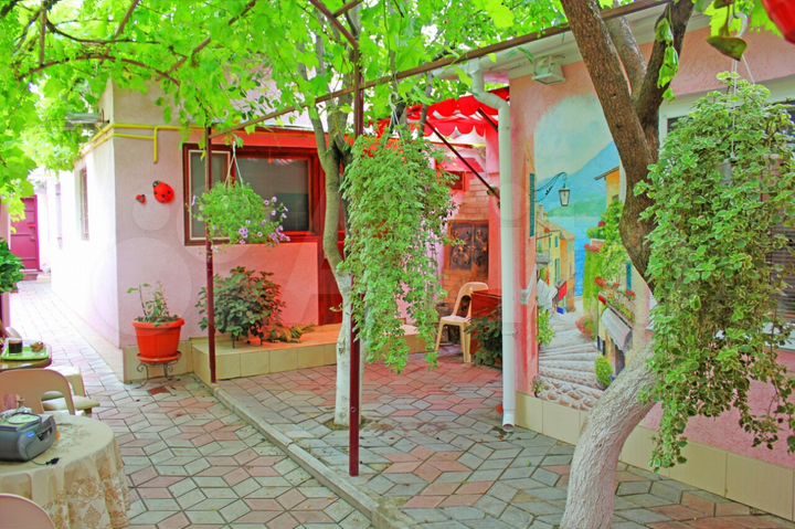 Комната 20 м² в 6-к., 1/1 эт.