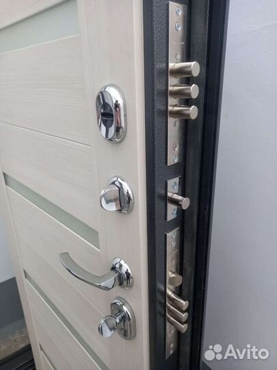 Дверь входная с 3-м магнитным контуром (Новые)