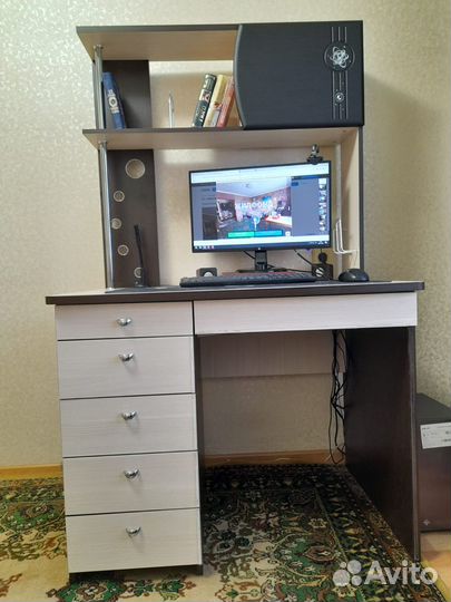 Компьютерный стол новый