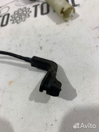 Датчик износа тормозных колодок задний правый Bmw