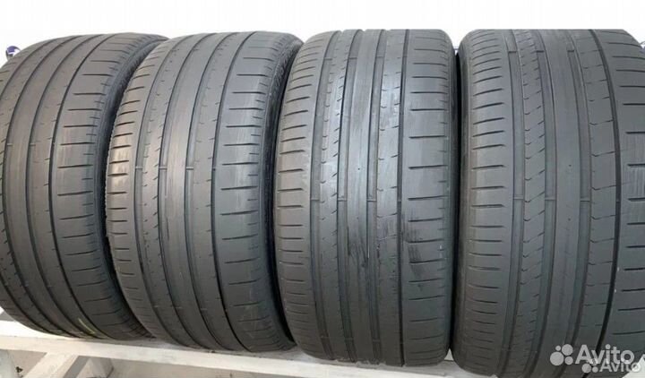 Pirelli P Zero PZ4 305/30 R21