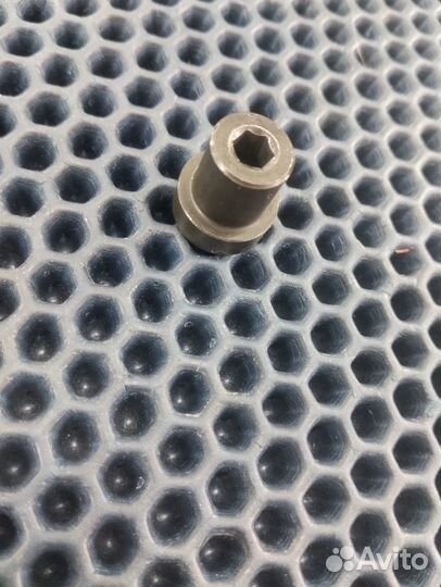 Yamaha FZR750 гайка гбц