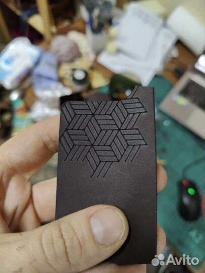 Лазерная гравировка по дереву и коже