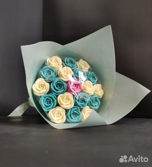 Букет - 19 Роз из Белого Шоколада