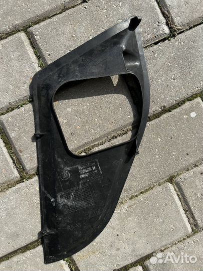 Накладка замка капота bmw