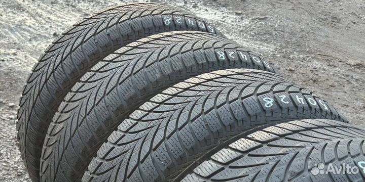 Goodyear UltraGrip Ice 2 215/60 R16 99T