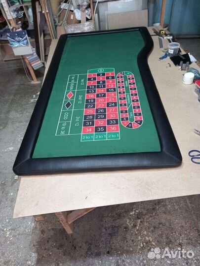 Покерный стол с рулеткой