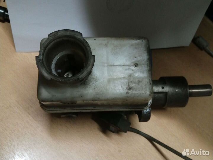 Главный тормозной цилиндр Hyundai Sonata G4CPD