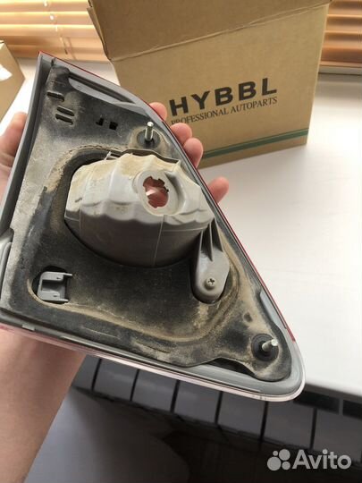 Фонарь задний внутренний toyota corolla 150