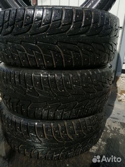 Hankook Winter I'Pike 225/55 R17