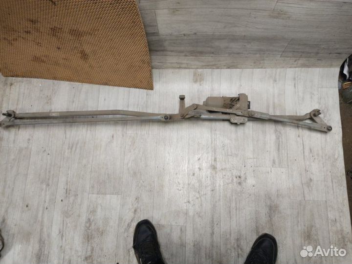 Трапеция с мотором стеклоотчестителей Peugeot 308