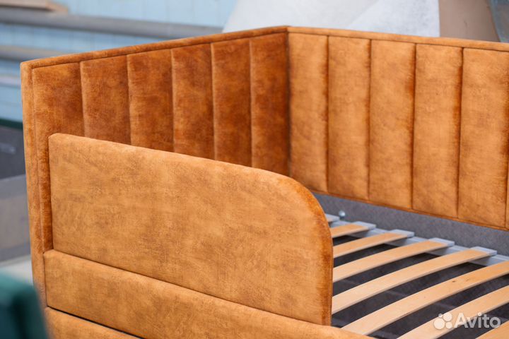 Кровать детская с матрасом с ящиками