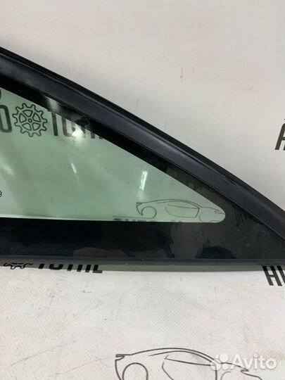 Стекло кузовное заднее правое Volkswagen Polo