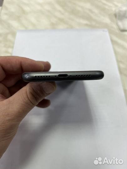 Телефон iPhone 11 128Gb