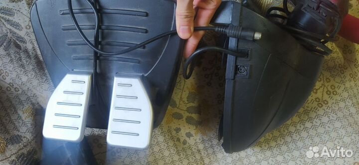 Игровой руль с педалями