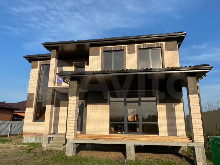 Дом 186 м² на участке 4,5 сот.