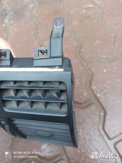 Touran 1 2007г.в воздуховодов правый 1T0 819 704B