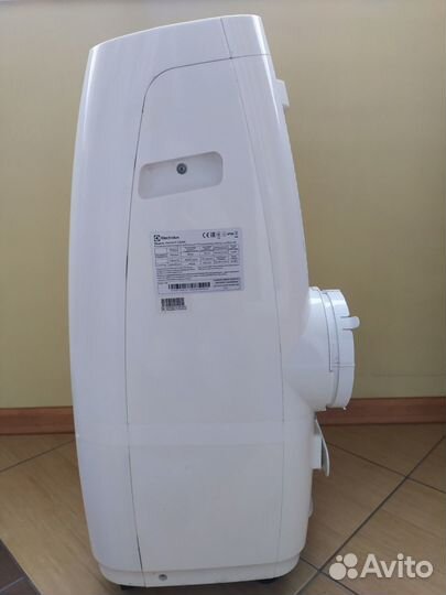 Б/у Кондиционер мобильный Electrolux eacm-9 CG/N3