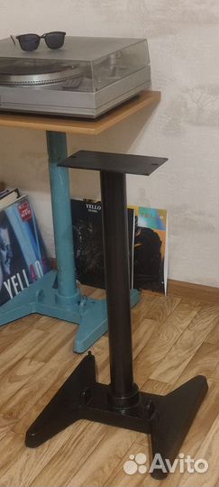 Подставка (стойка) для винилового проигрывателя