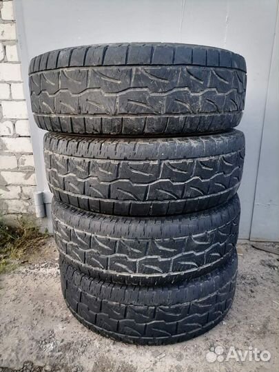 Bridgestone Dueler A/T 001 265/75 R16