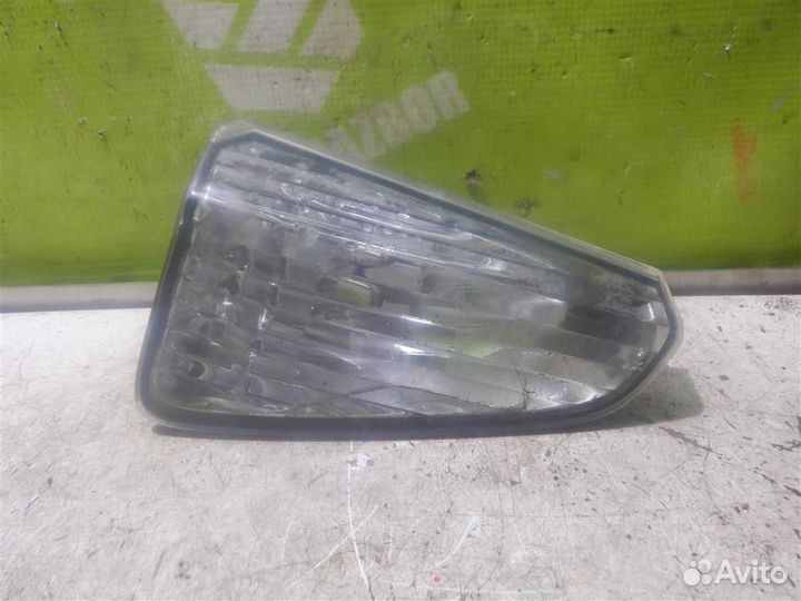 Фонарь задний внутренний левый Ниссан Мурано 02