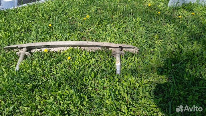 Усилитель заднего бампера BMW 5 серия