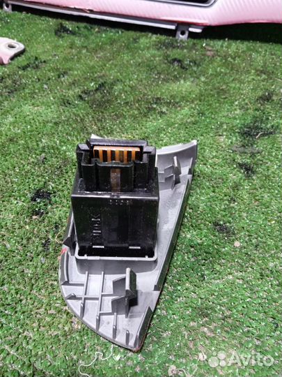 Кнопка регулировки зеркал Mitsubishi Lancer