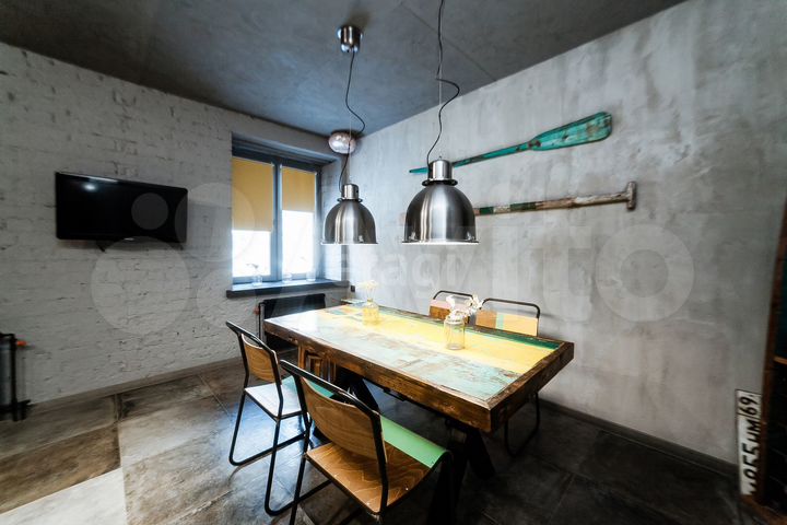 2-к. квартира, 76 м², 2/5 эт.