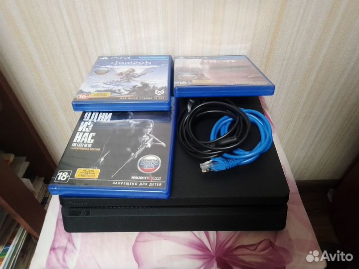 Sony PlayStation 4 Slim 1tb + 3 игры
