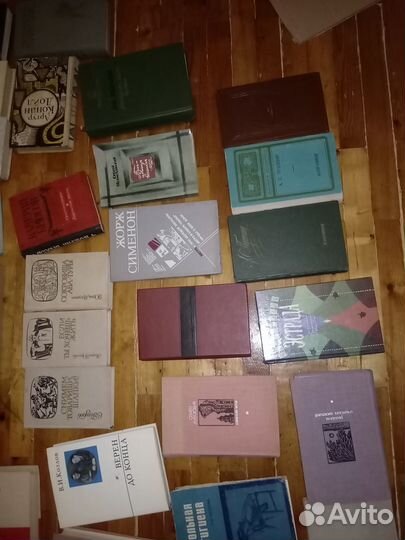 Книги художественная литература различная