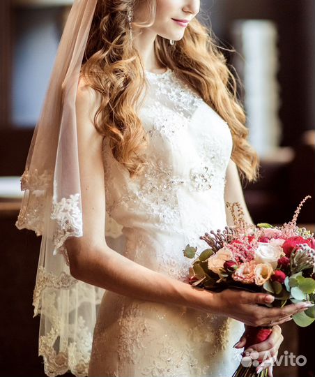 Свадебное платье со шлейфом 42-44 + фата