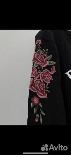 Свитшот черный с вышивкой colins S 42