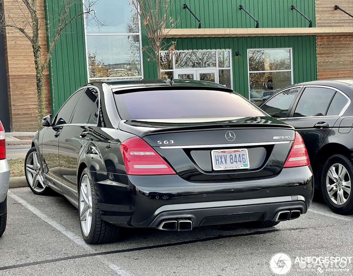 Задний бампер Mercedes w221 S63/S65 AMG